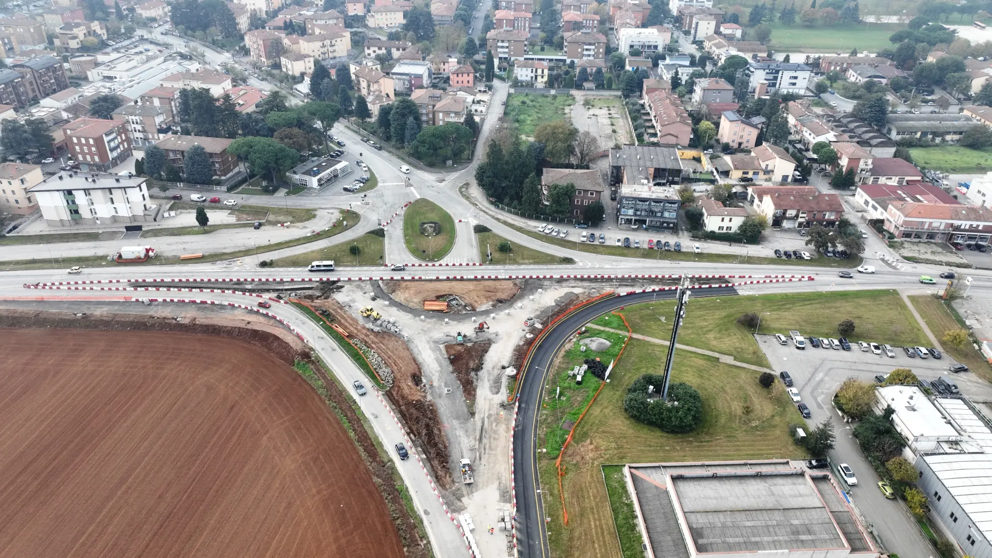 Terza fase lavori della rotonda Emilia-Roma-Cova: modifiche alla viabilità 